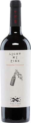 9,95 € Бесплатная доставка | Красное вино Wines N' Roses Light My Fire Tinto D.O. Valencia Сообщество Валенсии Испания Grenache Tintorera бутылка 75 cl