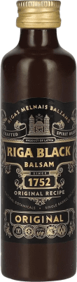 7,95 € Envío gratis | Licores Riga Black 1752 Original Recipe Letonia Media Botella 37 cl