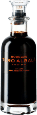 108,95 € Бесплатная доставка | Уксус Toro Albalá D.O. Montilla-Moriles Андалусия Испания 25 Лет Мини-бутылка 25 cl