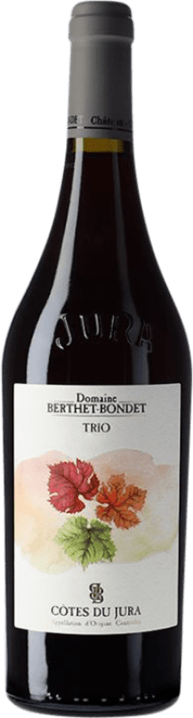 39,95 € Spedizione Gratuita | Vino rosso Berthet-Bondet Trio A.O.C. Côtes du Jura Jura Francia Pinot Nero, Bastardo, Poulsard Bottiglia 75 cl