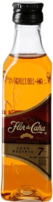 34,95 € Envío gratis | Caja de 12 unidades Ron Flor de Caña Gran Reserva Nicaragua 7 Años Botellín Miniatura 5 cl