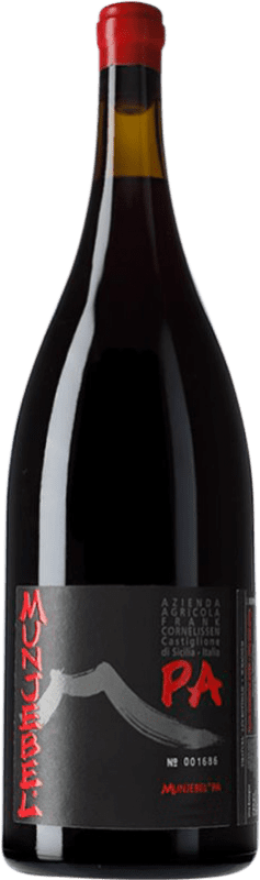 181,95 € Spedizione Gratuita | Vino rosso Frank Cornelissen Munjebel Feudo di Mezzo Porcaria Rosso D.O.C. Sicilia Sicilia Italia Nerello Mascalese Bottiglia Magnum 1,5 L