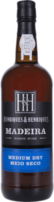 17,95 € Бесплатная доставка | Сладкое вино H&H Henriques & Henriques Medium Rich I.G. Madeira мадера Португалия Средняя бутылка 50 cl
