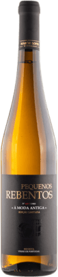 38,95 € Free Shipping | White wine Márcio Lopes Pequenos Rebentos À Moda Antiga I.G. Vinho Verde Minho Portugal Albariño, Arinto Bottle 75 cl
