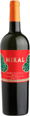 8,95 € 免费送货 | 红酒 Cantine Fina Miral D.O.C. Sicilia 西西里岛 意大利 Nero d'Avola 瓶子 75 cl