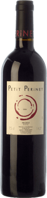 11,95 € Бесплатная доставка | Красное вино Perinet Petit Дуб D.O.Ca. Priorat Каталония Испания Grenache, Cabernet Sauvignon, Carignan бутылка 75 cl