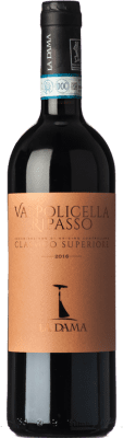 19,95 € Spedizione Gratuita | Vino Rosso La Dama Superiore D.O.C. Valpolicella Ripasso Veneto Italia Corvina, Rondinella, Corvinone, Molinara 75 cl