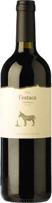 28,95 € Envio grátis | Vinho tinto Trossos del Priorat L'Estaca Crianza D.O.Ca. Priorat Catalunha Espanha Grenache Garrafa 75 cl