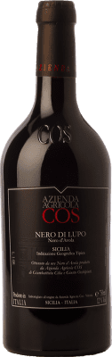 16,95 € Envío gratis | Vino tinto Azienda Agricola Cos Nero di Lupo Joven I.G.T. Terre Siciliane Sicilia Italia Nero d'Avola Botella 75 cl