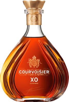 186,95 € Spedizione Gratuita | Cognac Courvoisier XO Extra Old — Extra Vecchio A.O.C. Cognac Francia 70 cl