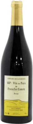 29,95 € Envío gratis | Vino tinto Domaine des Cavarodes Comté Rouge I.G.P. Vin de Pays Jura Jura Francia Pinot Negro, Bastardo, Gamay, Pinot Meunier, Poulsard Botella 75 cl