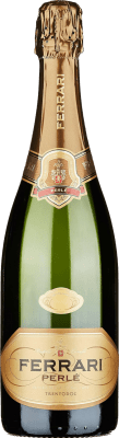 28,95 € 免费送货 | 白起泡酒 Ferrari Perlé D.O.C. Trento 特伦蒂诺 意大利 Chardonnay — 莎当妮 75 cl