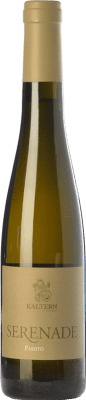 47,95 € Бесплатная доставка | Сладкое вино Kaltern Serenade D.O.C. Alto Adige Трентино-Альто-Адидже Италия Muscat Половина бутылки 37 cl