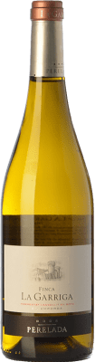 24,95 € Envío gratis | Vino blanco Perelada Finca La Garriga Blanc Crianza D.O. Empordà Cataluña España Samsó, Chardonnay Botella 75 cl