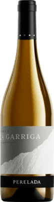 25,95 € Spedizione Gratuita | Vino bianco Perelada Finca La Garriga Blanc Crianza D.O. Empordà Catalogna Spagna Samsó, Chardonnay Bottiglia 75 cl