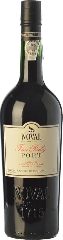 19,95 € 送料無料 | 酒精強化ワイン Quinta do Noval Ruby — ルビー I.G. Porto ポルト ポルトガル Touriga Franca, Tinta Roriz, Tinta Barroca ボトル 75 cl