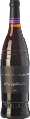 22,95 € Envío gratis | Vino Tinto Vulcano Joven D.O. Lanzarote Islas Canarias España Listán 75 cl