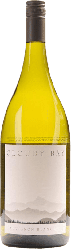 89,95 € Spedizione Gratuita | Vino Bianco Cloudy Bay I.G. Marlborough Marlborough Nuova Zelanda Sauvignon Bottiglia Magnum 1,5 L