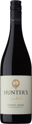 25,95 € 免费送货 | 红酒 Hunter's I.G. Marlborough 新西兰 Pinot Black 瓶子 75 cl