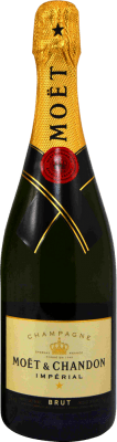 63,95 € Бесплатная доставка | Белое игристое Moët & Chandon Ограниченное издание с рождественской коробкой A.O.C. Champagne шампанское Франция Pinot Black, Chardonnay, Pinot Meunier бутылка 75 cl