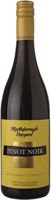 64,95 € Бесплатная доставка | Красное вино Martinborough I.G. Marlborough Марлборо Новая Зеландия Pinot Black бутылка 75 cl