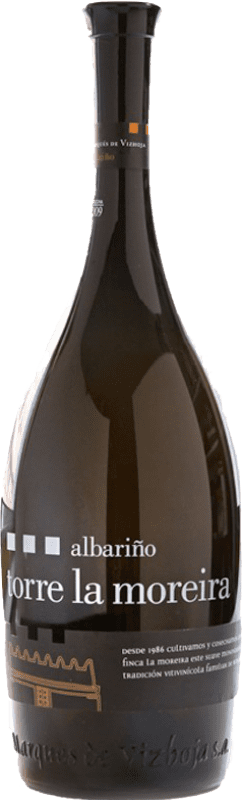 35,95 € 免费送货 | 白葡萄酒 Marqués de Vizhoja Torre la Moreira 年轻的 D.O. Rías Baixas 加利西亚 西班牙 Albariño — 阿尔巴利诺, Sauvignon — 苏维浓 双大瓶 — Jeroboam-Double Magnum 3 L