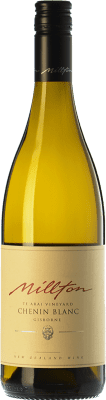 32,95 € Spedizione Gratuita | Vino bianco Millton Te Arai Giovane Nuova Zelanda Chenin Bianco Bottiglia 75 cl