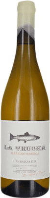 29,95 € Envío gratis | Vino blanco Notas Frutales de Albariño La Trucha Barrica Crianza D.O. Rías Baixas Galicia España Albariño Botella 75 cl