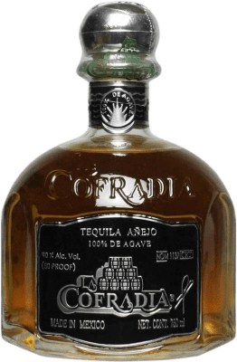 44,95 € Envio grátis | Tequila La Cofradía. Añejo México Garrafa 70 cl