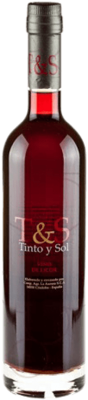 18,95 € Envío gratis | Vino generoso Tinto y Sol Andalucía y Extremadura España Merlot Botella Medium 50 cl