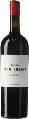 172,95 € Envío gratis | Vino tinto Château Petit Village A.O.C. Pomerol Burdeos Francia Merlot, Cabernet Franc Botella 75 cl