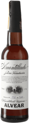 275,95 € 免费送货 | 加强葡萄酒 Alvear Fundación Solera — 雪利酒系统, Amontillado — 阿蒙提亚多酒 D.O. Montilla-Moriles 安达卢西亚 西班牙 半瓶装 37 cl