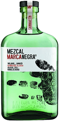 47,95 € Spedizione Gratuita | Mezcal Benevá Marca Negra Espadín Messico Bottiglia 70 cl