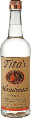 32,95 € 免费送货 | 伏特加 Fifth Generation Tito's Handmade 美国 瓶子 1 L